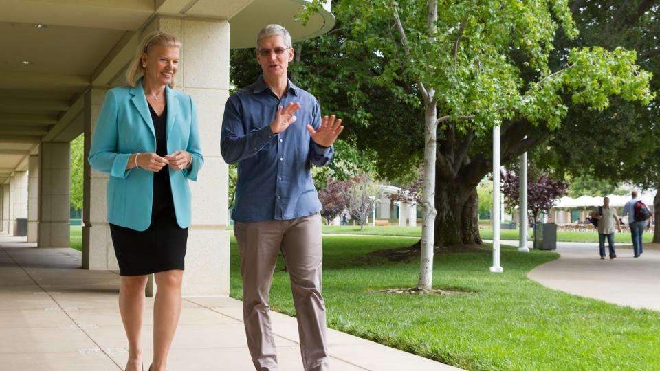 Apple and IBM fiddle iPhone and iPad to take chunk out of Microsoft's enterprise